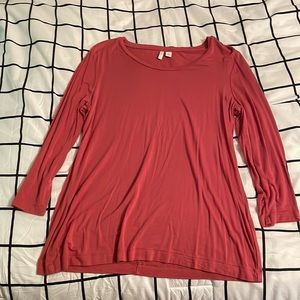 Women’s long sleeve tee size small